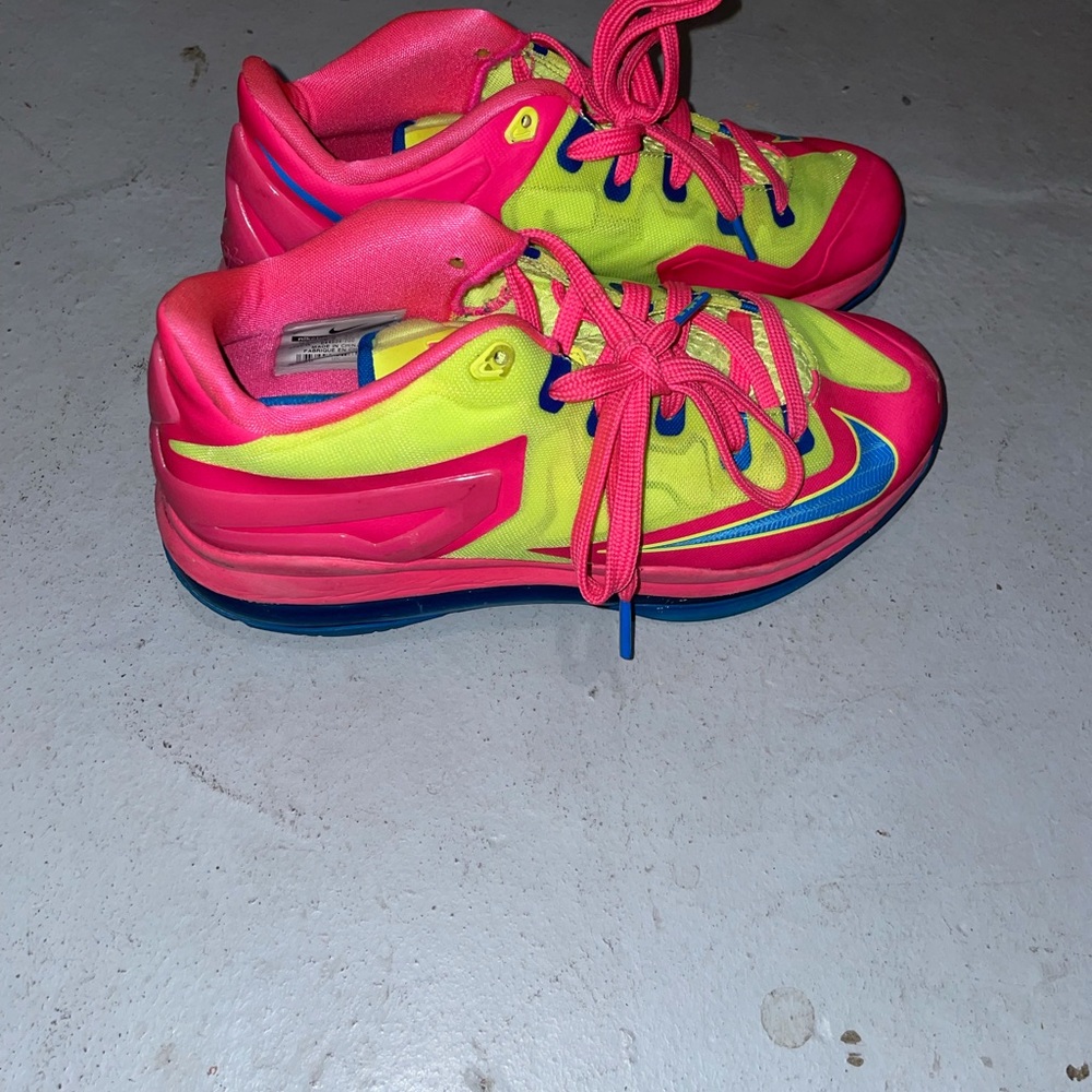 Lebrons - Picture 2 of 4